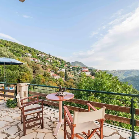 Apartment Mountain Oasis - Pool & Playground Near Neda Falls