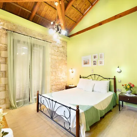 Mountain Oasis - Pool & Playground Near Neda Falls