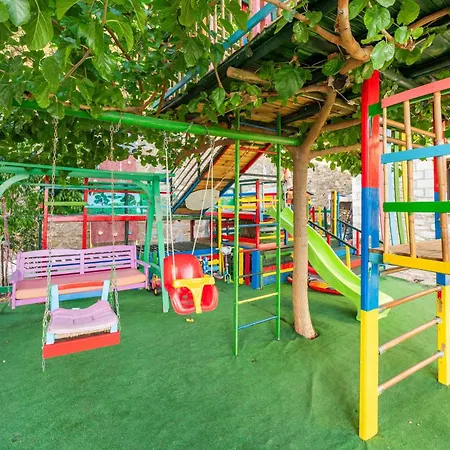 Apartment Mountain Oasis - Pool & Playground Near Neda Falls Kalitsaina