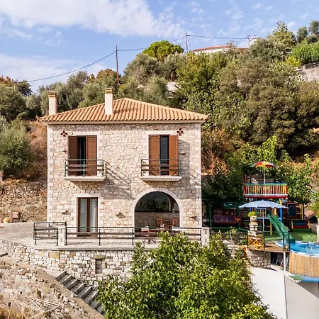 Mountain Oasis - Pool & Playground Near Neda Falls Apartment Kalitsaina