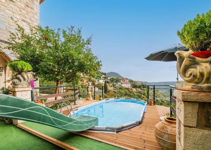 Daire Mountain Oasis - Pool & Playground Near Neda Falls