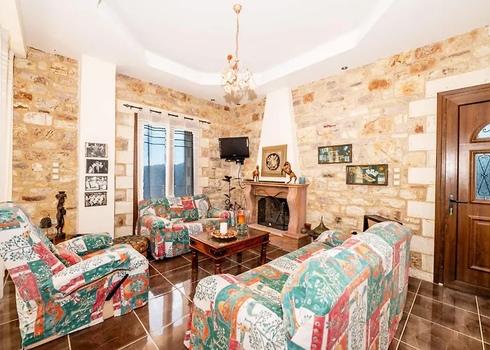 Mountain Oasis - Pool & Playground Near Neda Falls * Kalitsaina