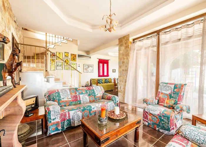 Daire Mountain Oasis - Pool & Playground Near Neda Falls *