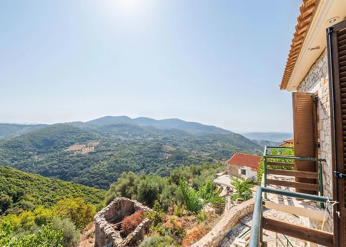 Daire Mountain Oasis - Pool & Playground Near Neda Falls