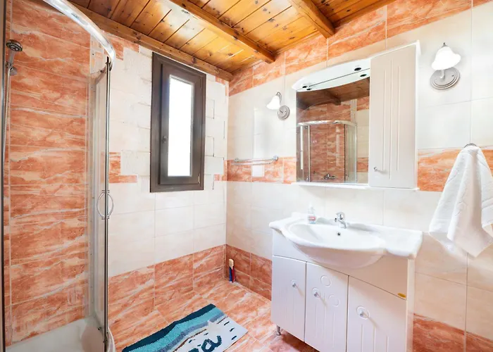 Mountain Oasis - Pool & Playground Near Neda Falls *