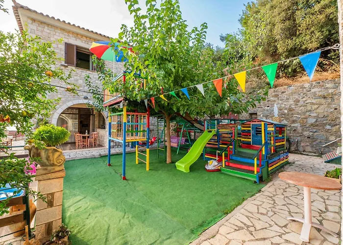 Daire Mountain Oasis - Pool & Playground Near Neda Falls