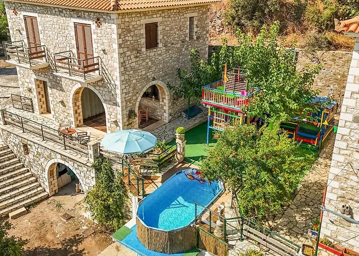Mountain Oasis - Pool & Playground Near Neda Falls Daire Kalitsaina