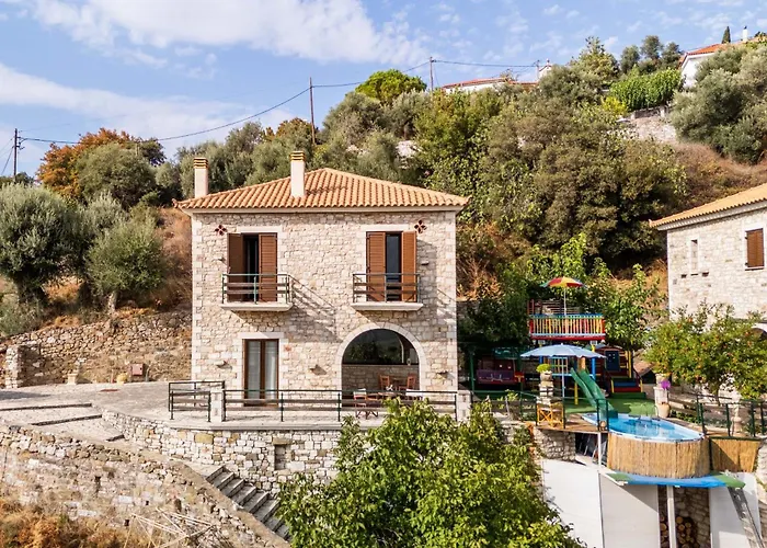 Mountain Oasis - Pool & Playground Near Neda Falls Daire Kalitsaina